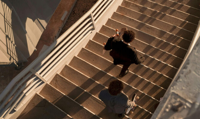 home4-img3 home4-img3